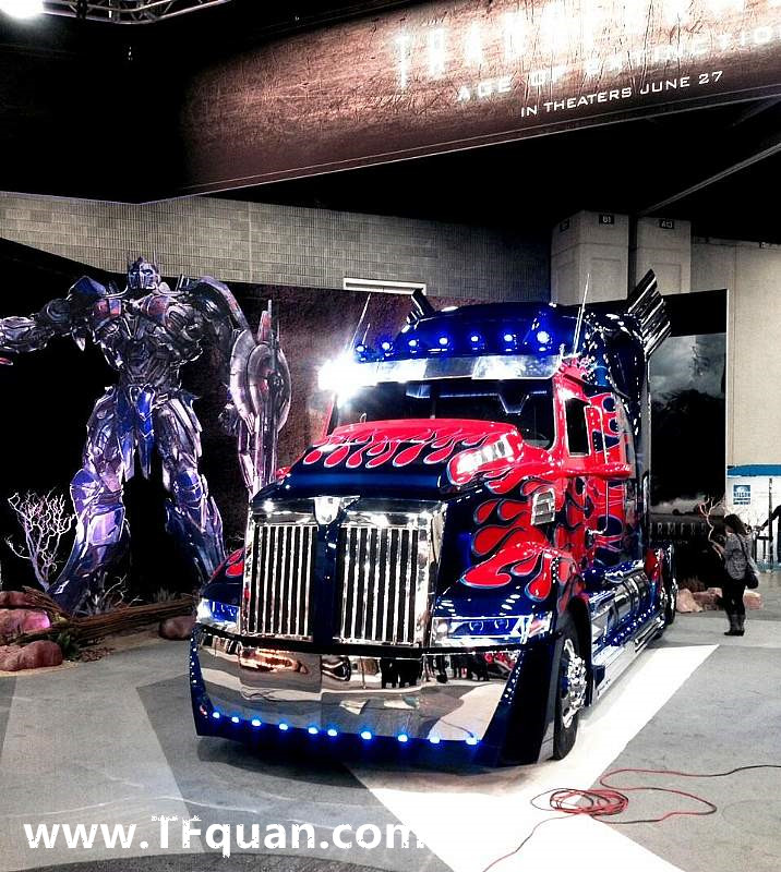 【新闻追踪】变四擎天柱亮相2014年美国中部卡车展